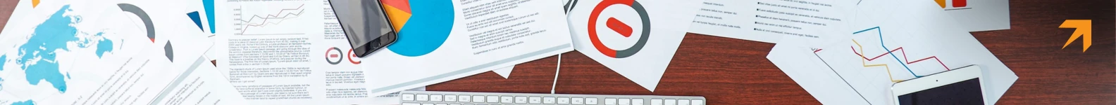 raport kompetencyjny na stole stołu